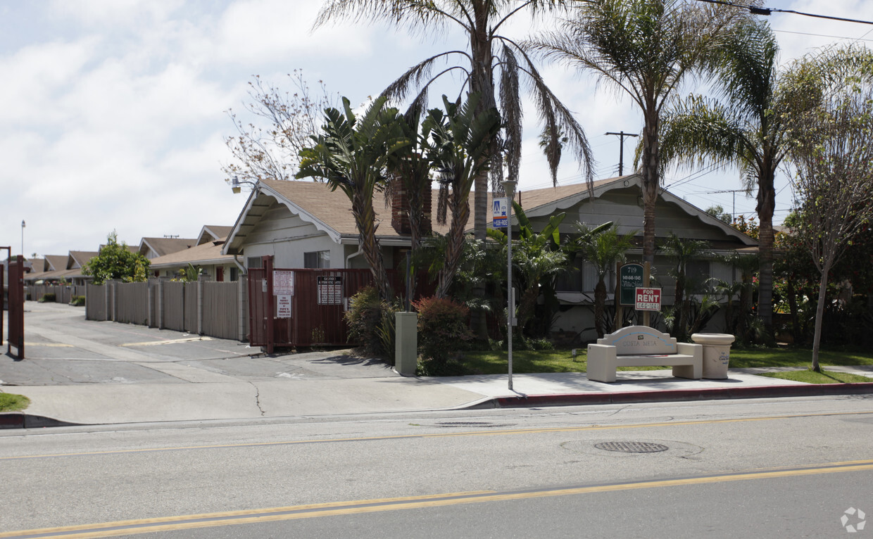 Primary Photo - Villa Mesa Apartment Homes