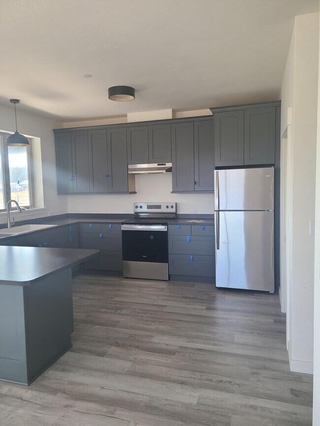 Building Photo - 2 Bed, 2 Bath. new construction condo. Wal...