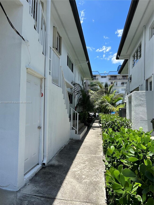 Foto del edificio - 3751 NE 170th St
