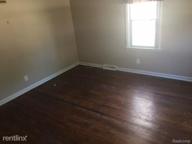 Foto del edificio - 25901 Hanover St