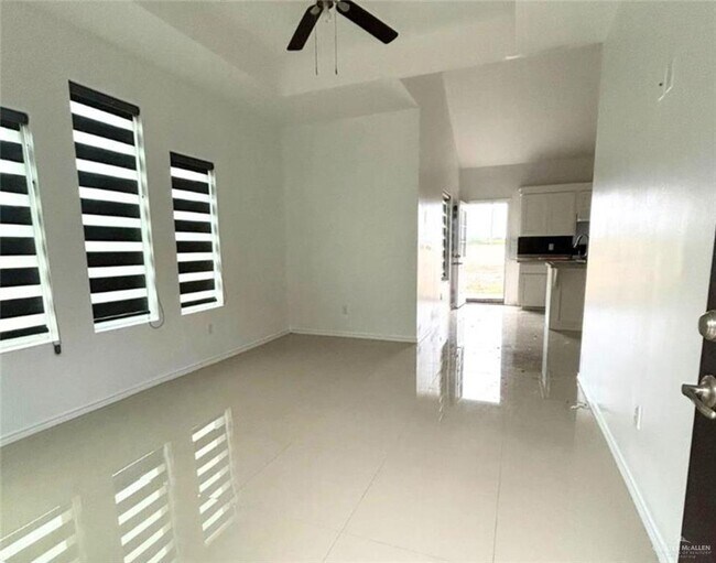 Foto del edificio - 2811 Primrose Ave