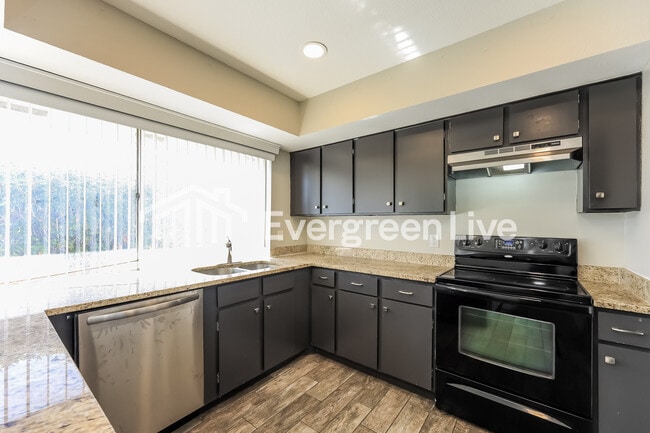 Foto del edificio - 274 Meadow Path Dr