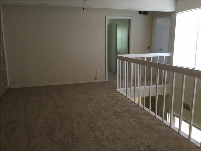 Foto del edificio - 1324 El Camino Real