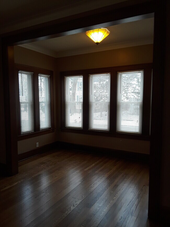 Building Photo - 414 S Highland Ave