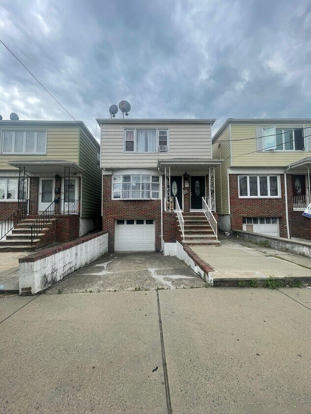 Foto principal - 24 E 18th St