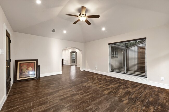 Foto del edificio - 10519 Pleasanton Dr