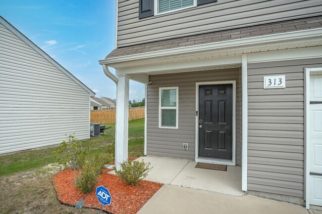 Building Photo - 313 Greenwood Valley Ct