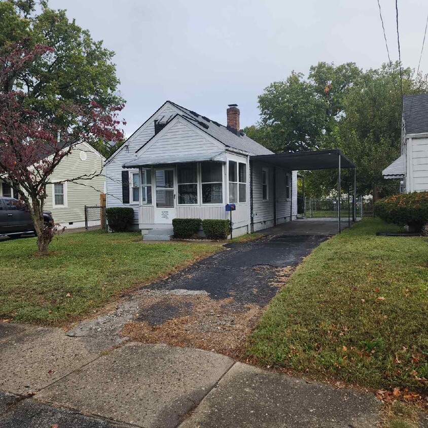 Primary Photo - 1015 Camden Ave
