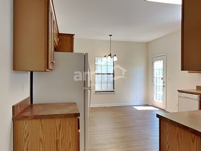 Foto del edificio - 8146 Coley Davis Rd