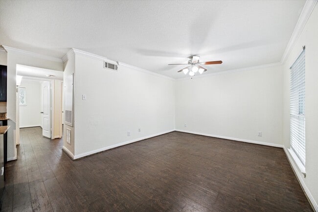Building Photo - 300 Pecore St