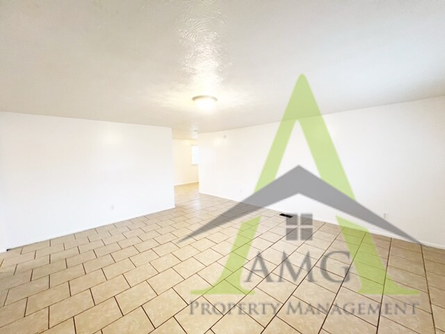 Foto del edificio - 9859 Strathmore Ct