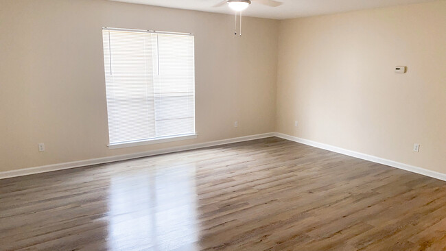 Building Photo - 2750 W Pershing Blvd