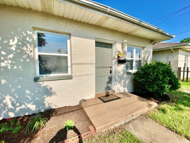 Foto del edificio - 9581 19th Bay St