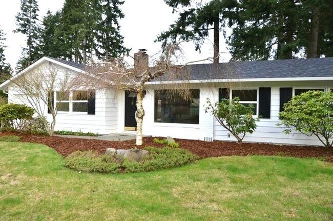 Building Photo - 4 bedroom in Bellevue WA 98007