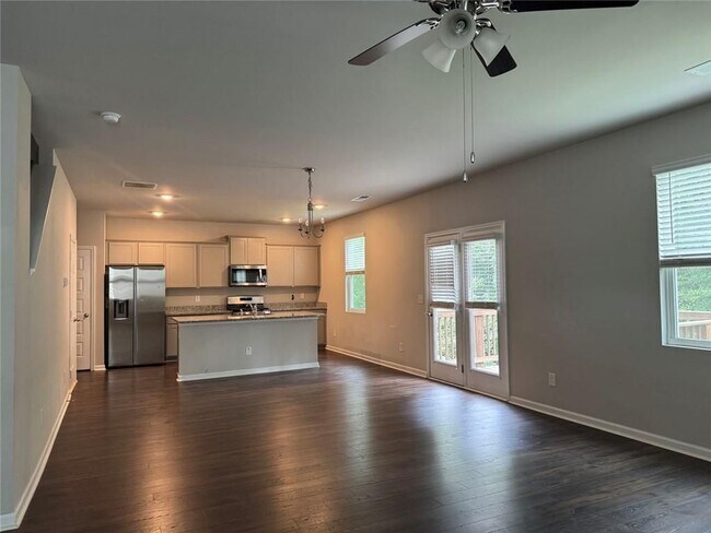 Building Photo - 146 Silver Birch Pass