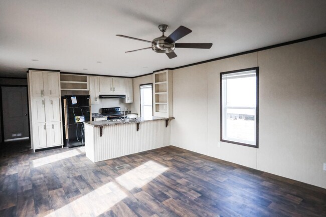 Building Photo - 415 Hillsdale Rd