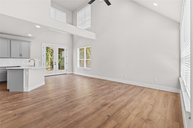 Foto del edificio - 2398 Valley Dr