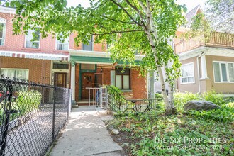 Building Photo - 165 Huron St