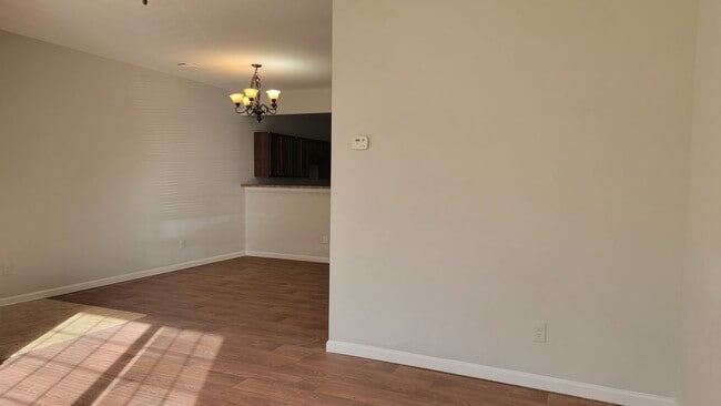 Building Photo - 2-Story Townhome - Walk to Nearby Lake - Q...