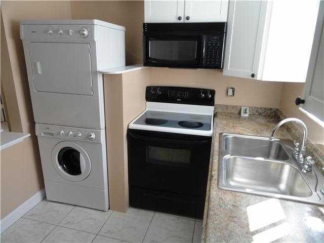 Building Photo - 109 NE 30th Ct