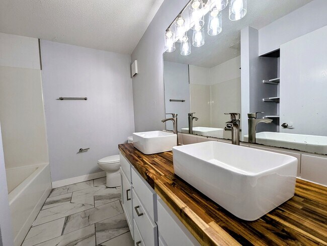 Foto del edificio - 408 E 15th St