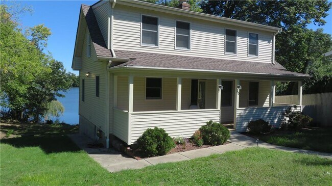 Building Photo - 30 Lakeview Dr