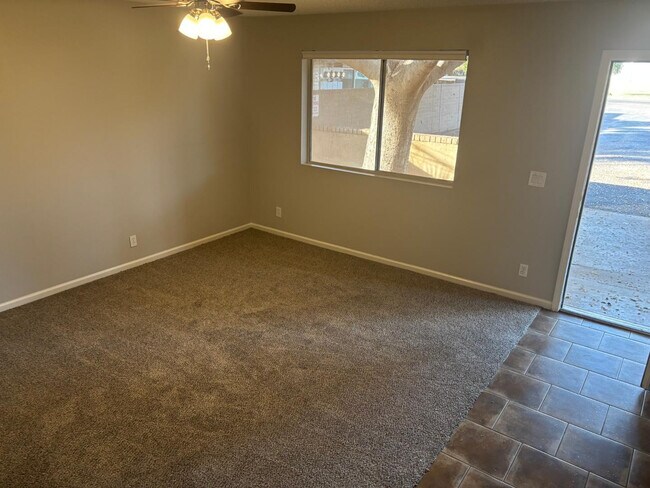 Foto del edificio - 321 N Horne