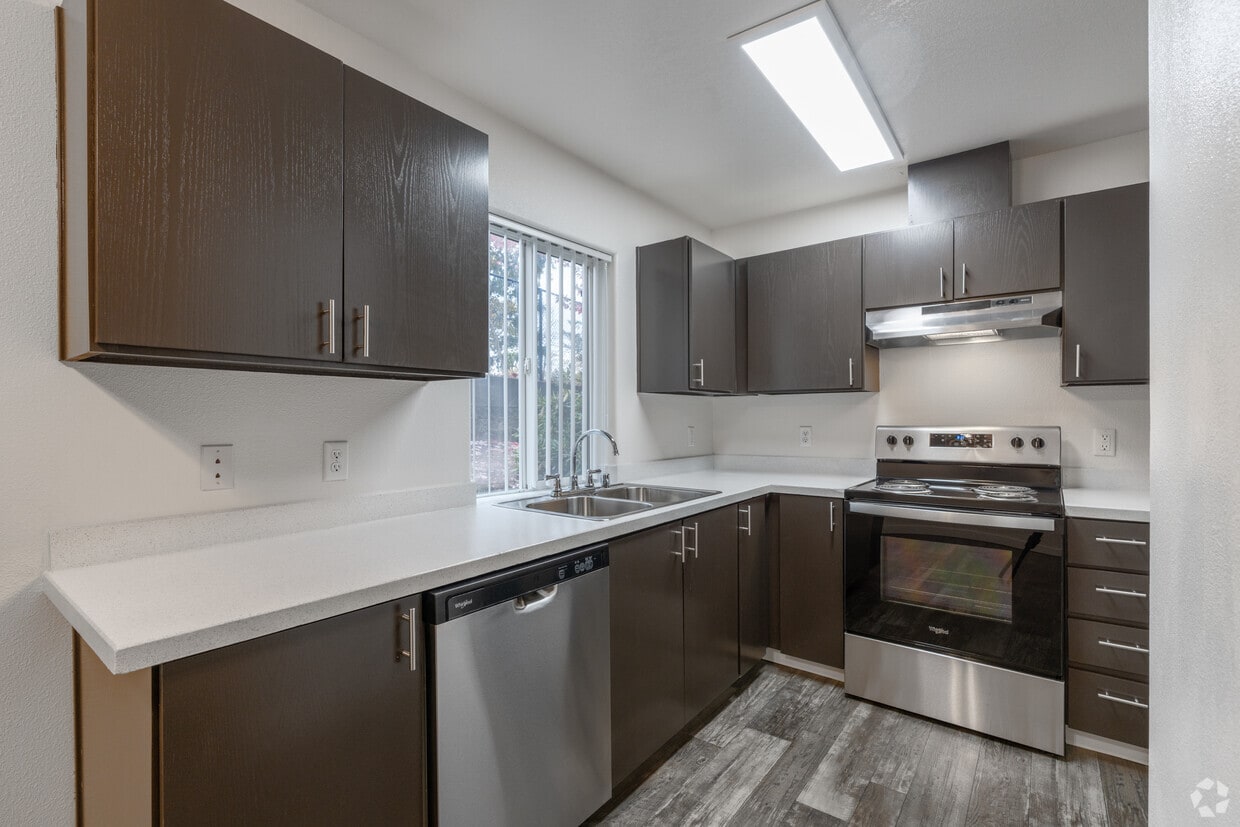 Foto principal - Evergreen Village Apartments