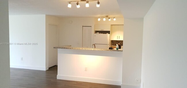 Foto del edificio - 4560 NW 107th Ave