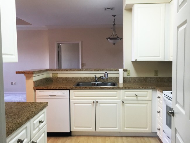 Building Photo - 11 Scenic Cove Ln