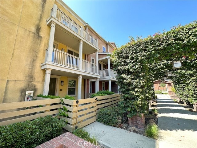 Building Photo - 337 S Glendora Ave
