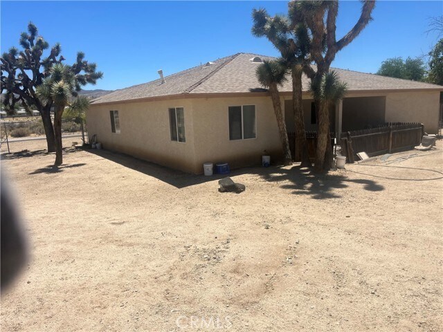 Foto del edificio - 57470 Crestview Dr
