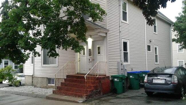 Building Photo - 18 Joseph St