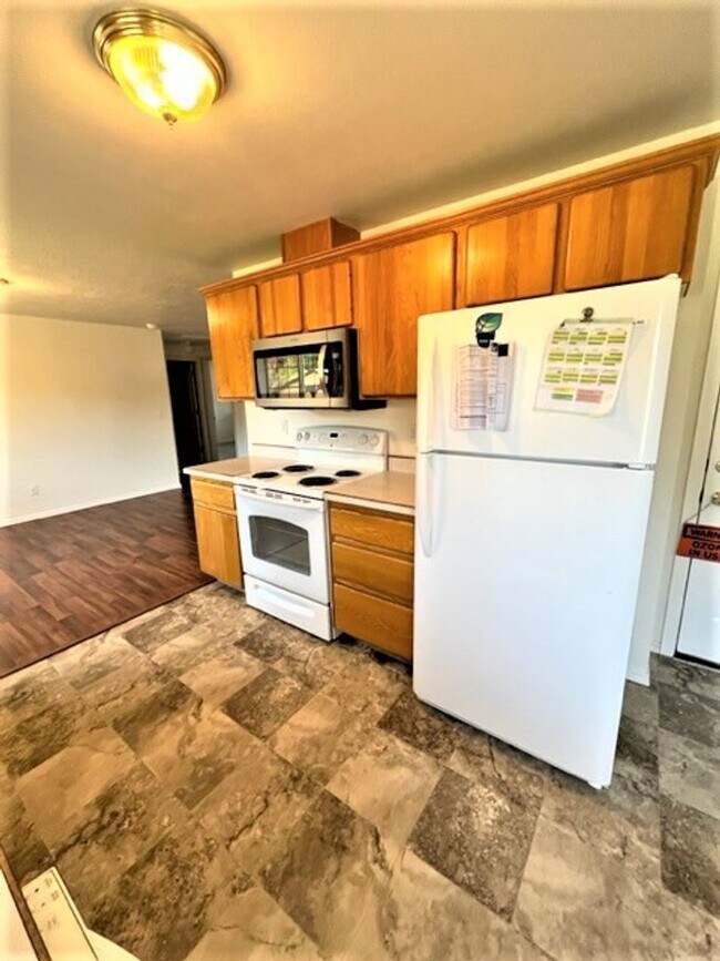 Foto del edificio - 2Bd/1.5Bath Single story duplex McMinnville