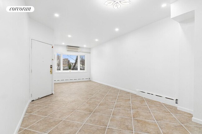 Building Photo - 3157 Shore Pkwy