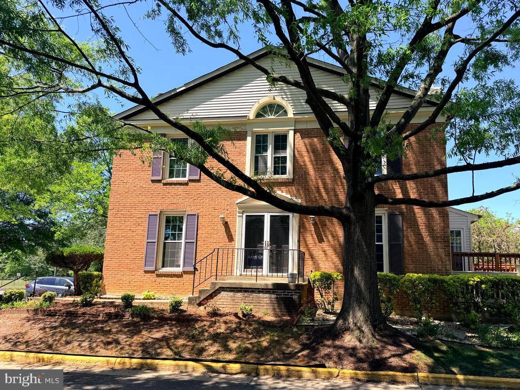 Foto del edificio - 5800 Apsley House Ct