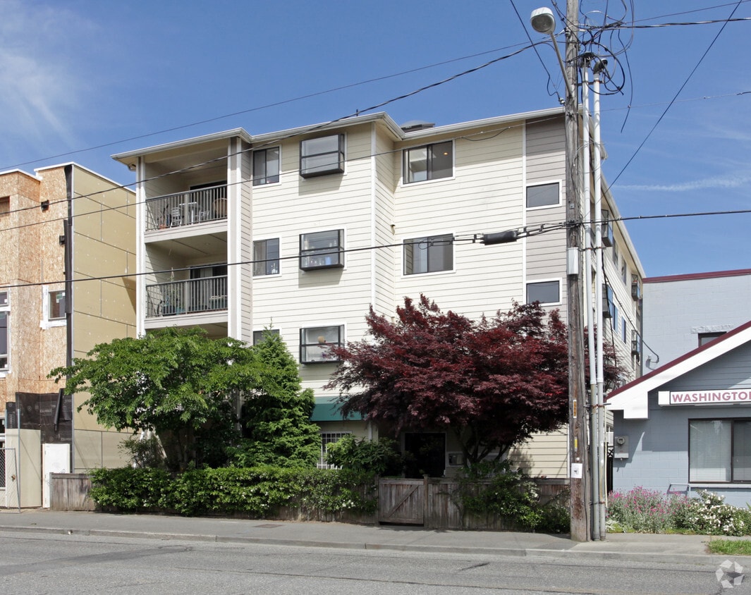 Primary Photo - Newland Apartments