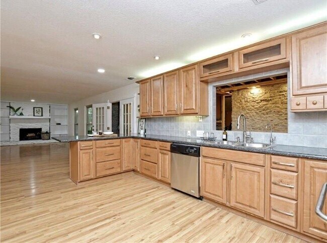 Foto del edificio - 1706 Thousand Oaks Cir