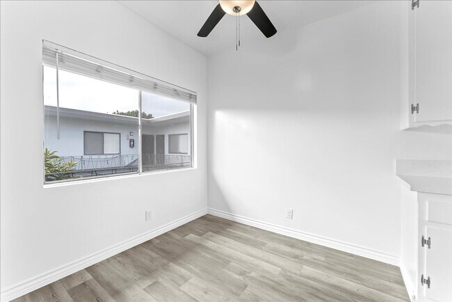 Foto del edificio - 2464 Penmar Ave