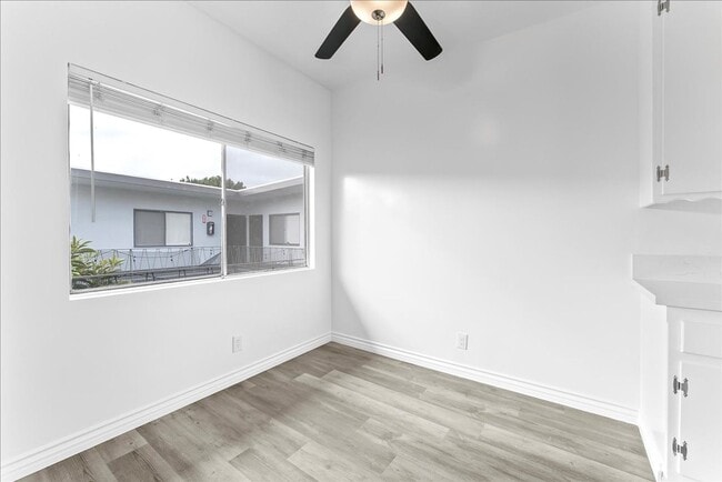 Building Photo - 2464 Penmar Ave