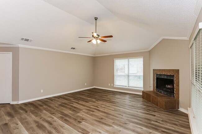 Foto del edificio - 4979 Garden Grove Ct