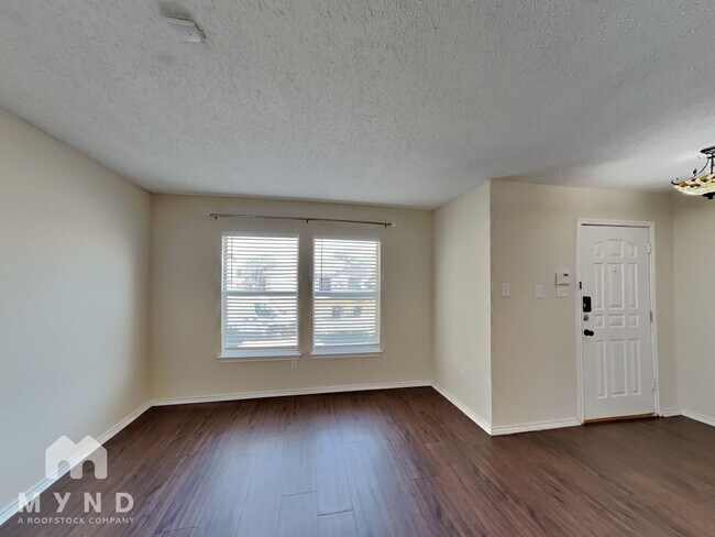 Foto del edificio - 316 Willow Oak Dr