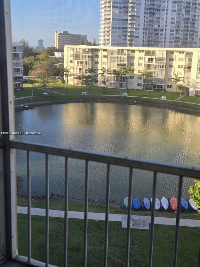 Foto del edificio - 2903 Point E Dr