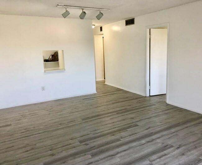 Foto del edificio - 7820 Camino Real