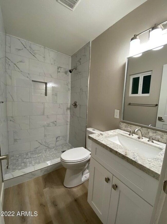 Photo - 1814 E Randall Dr House