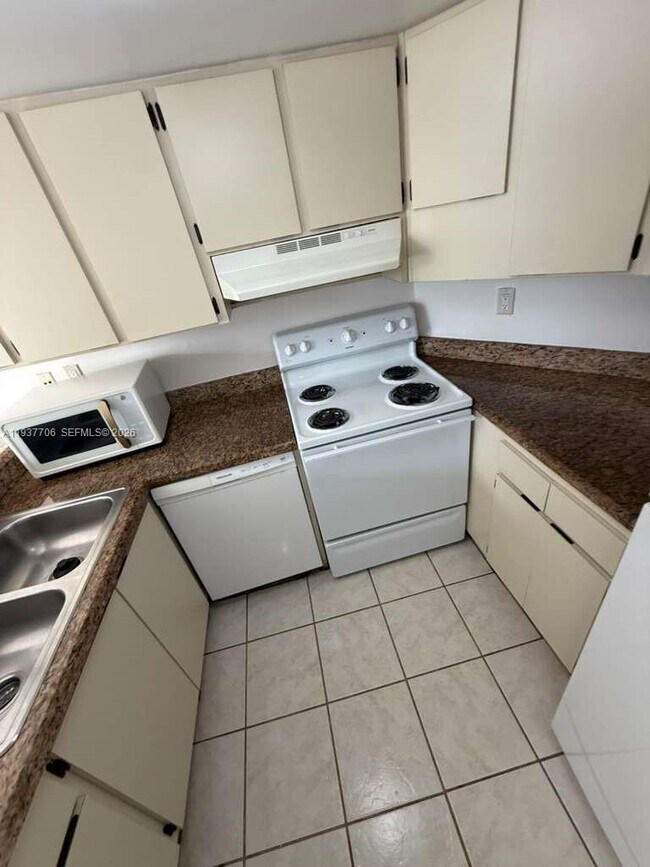 Foto del edificio - 6995 NW 186th St