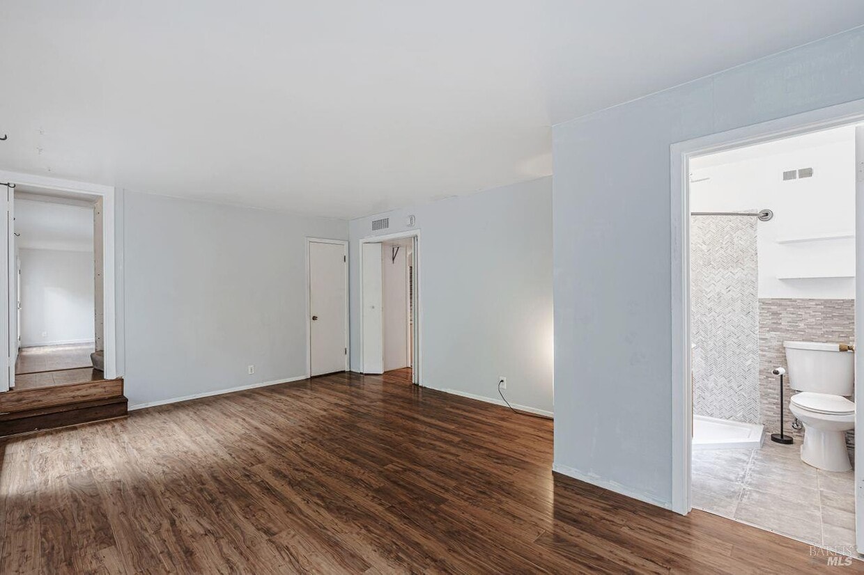 Building Photo - 153 Willow Ave