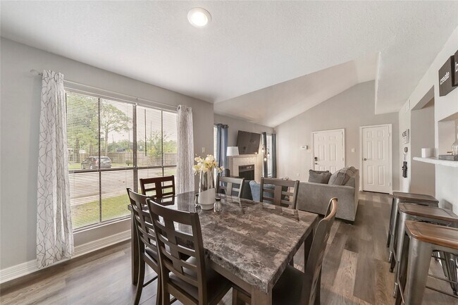 Foto del edificio - 7200 T C Jester Blvd