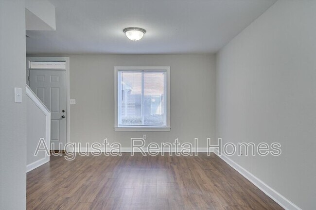 Foto del edificio - 4017-D Wheeler Woods Rd