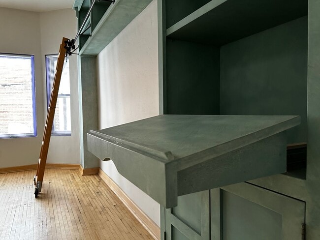 Foto del edificio - 123 N Broadway